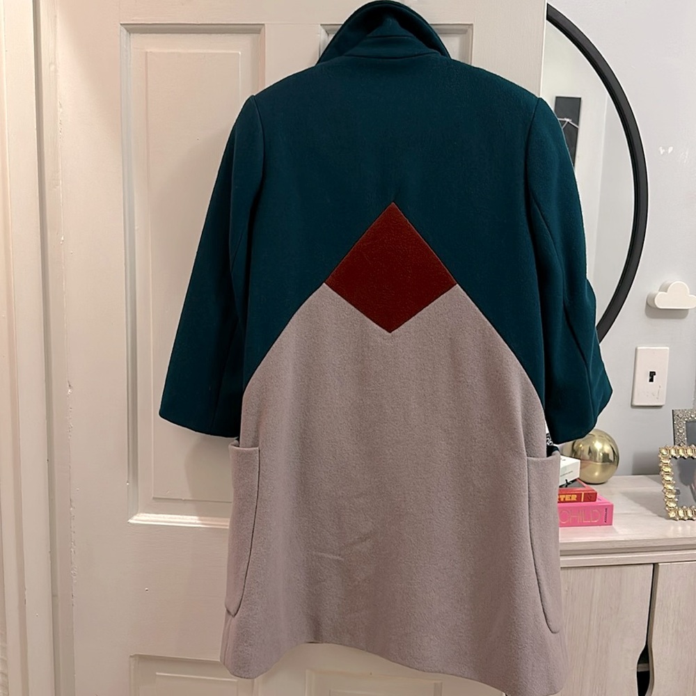 CARLEEN wool coat with geometric design